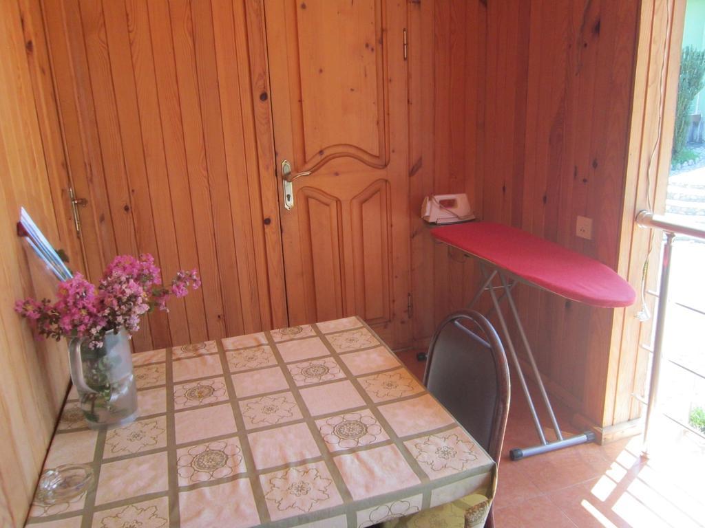 Wooden Cottage Makhinjauri Exterior foto