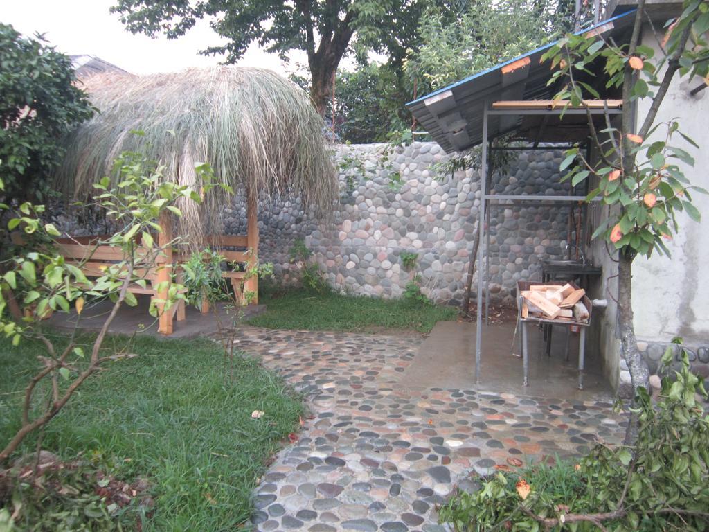 Wooden Cottage Makhinjauri Exterior foto